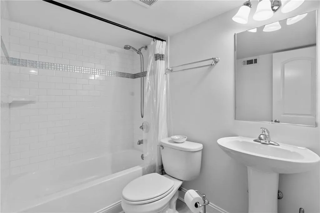 183 E Wesley Road Ne, Atlanta, Georgia 30305, 3 Bedrooms Bedrooms, 0 ,3 BathroomsBathrooms,Residential,For Sale,183 E Wesley Road Ne,7730943