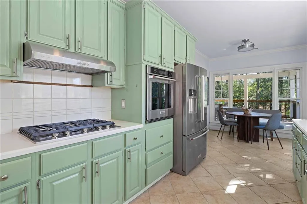 183 E Wesley Road Ne, Atlanta, Georgia 30305, 3 Bedrooms Bedrooms, 0 ,3 BathroomsBathrooms,Residential,For Sale,183 E Wesley Road Ne,7730943