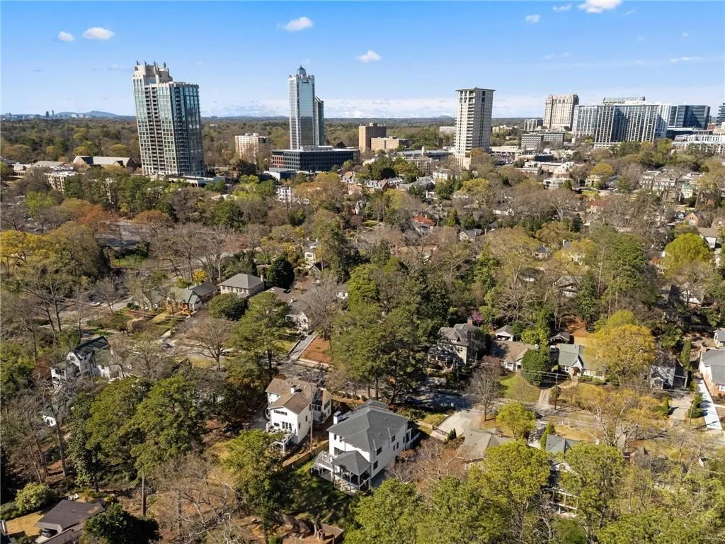 183 E Wesley Road Ne, Atlanta, Georgia 30305, 3 Bedrooms Bedrooms, 0 ,3 BathroomsBathrooms,Residential,For Sale,183 E Wesley Road Ne,7730943