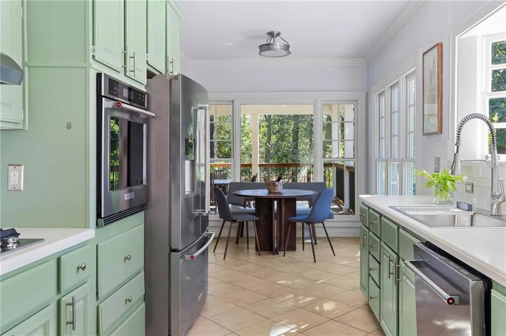 183 E Wesley Road Ne, Atlanta, Georgia 30305, 3 Bedrooms Bedrooms, 0 ,3 BathroomsBathrooms,Residential,For Sale,183 E Wesley Road Ne,7730943