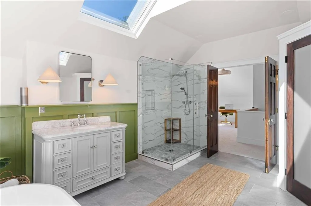 183 E Wesley Road Ne, Atlanta, Georgia 30305, 3 Bedrooms Bedrooms, 0 ,3 BathroomsBathrooms,Residential,For Sale,183 E Wesley Road Ne,7730943