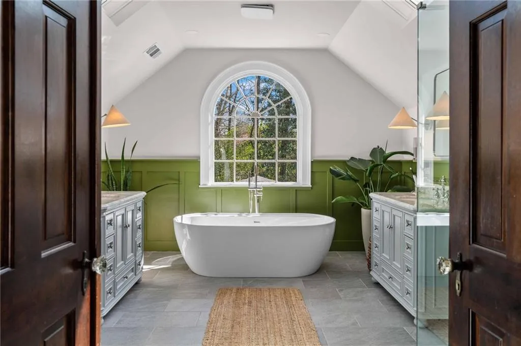 183 E Wesley Road Ne, Atlanta, Georgia 30305, 3 Bedrooms Bedrooms, 0 ,3 BathroomsBathrooms,Residential,For Sale,183 E Wesley Road Ne,7730943