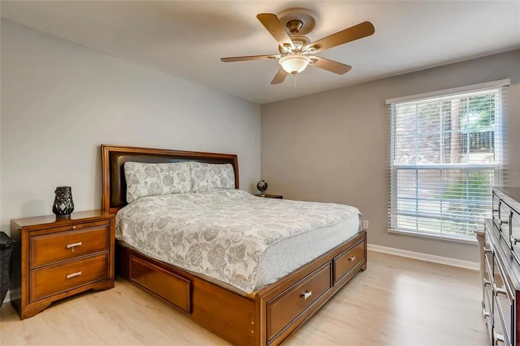 5559 Kingsport Drive Unit 27, Atlanta, Georgia 30342, 3 Bedrooms Bedrooms, ,2 BathroomsBathrooms,Residential,Sold,5559 Kingsport Drive Unit 27,6903729