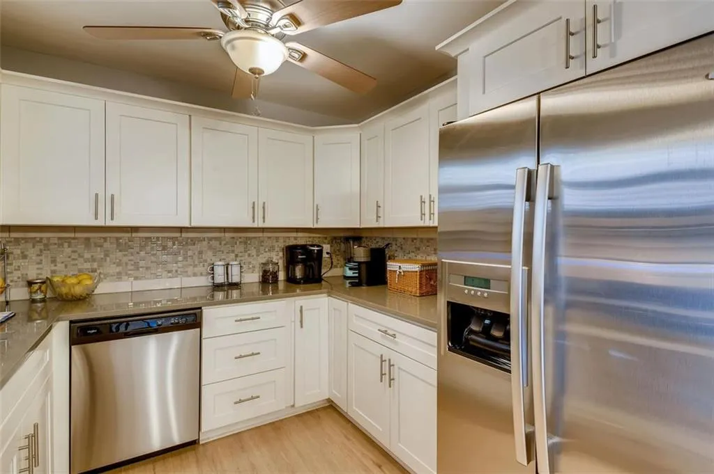 5559 Kingsport Drive Unit 27, Atlanta, Georgia 30342, 3 Bedrooms Bedrooms, ,2 BathroomsBathrooms,Residential,Sold,5559 Kingsport Drive Unit 27,6903729