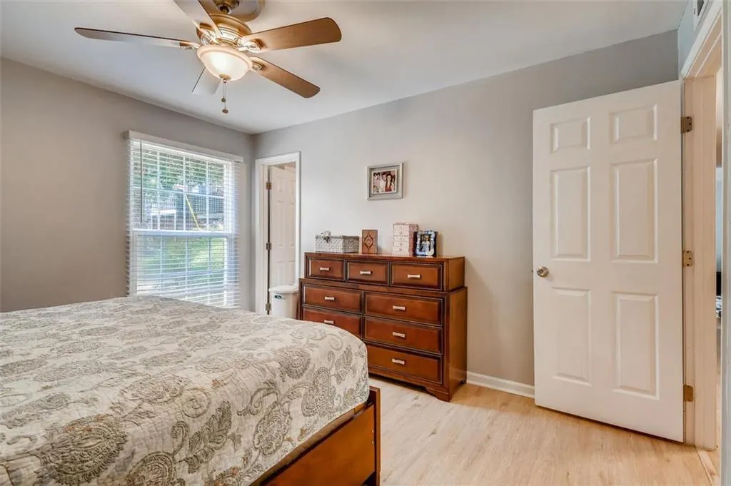 5559 Kingsport Drive Unit 27, Atlanta, Georgia 30342, 3 Bedrooms Bedrooms, ,2 BathroomsBathrooms,Residential,Sold,5559 Kingsport Drive Unit 27,6903729