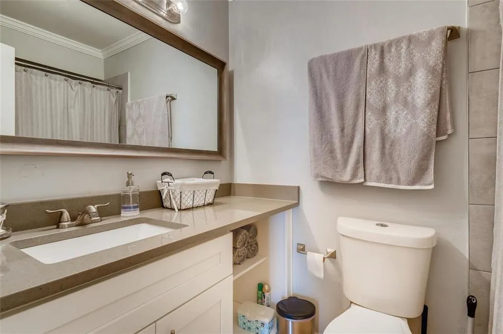 5559 Kingsport Drive Unit 27, Atlanta, Georgia 30342, 3 Bedrooms Bedrooms, ,2 BathroomsBathrooms,Residential,Sold,5559 Kingsport Drive Unit 27,6903729