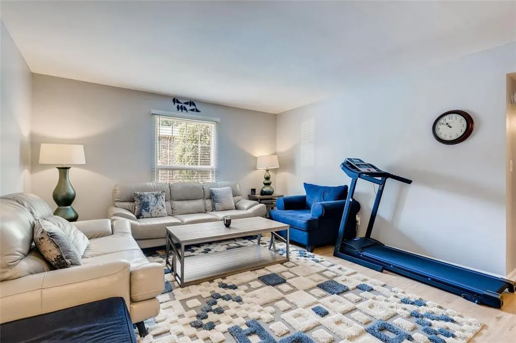 5559 Kingsport Drive Unit 27, Atlanta, Georgia 30342, 3 Bedrooms Bedrooms, ,2 BathroomsBathrooms,Residential,Sold,5559 Kingsport Drive Unit 27,6903729