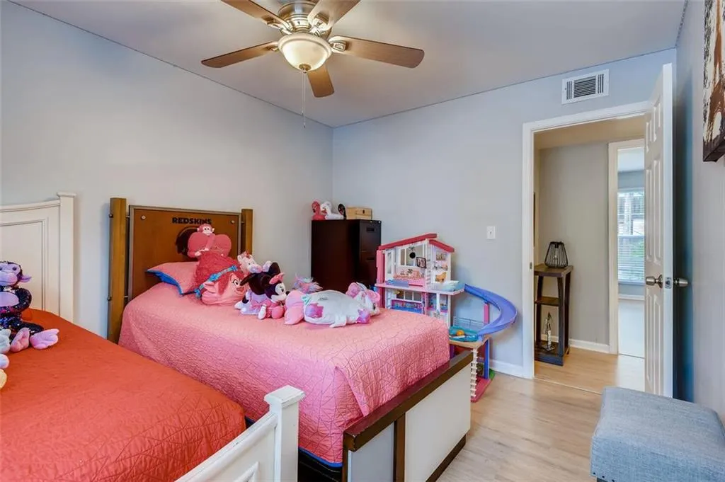 5559 Kingsport Drive Unit 27, Atlanta, Georgia 30342, 3 Bedrooms Bedrooms, ,2 BathroomsBathrooms,Residential,Sold,5559 Kingsport Drive Unit 27,6903729