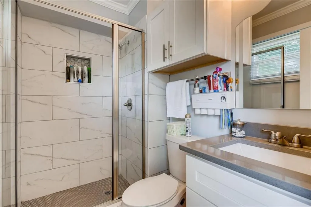 5559 Kingsport Drive Unit 27, Atlanta, Georgia 30342, 3 Bedrooms Bedrooms, ,2 BathroomsBathrooms,Residential,Sold,5559 Kingsport Drive Unit 27,6903729