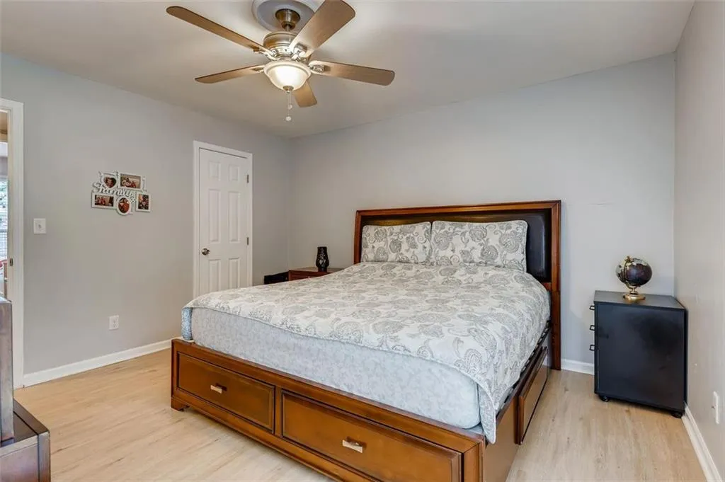 5559 Kingsport Drive Unit 27, Atlanta, Georgia 30342, 3 Bedrooms Bedrooms, ,2 BathroomsBathrooms,Residential,Sold,5559 Kingsport Drive Unit 27,6903729