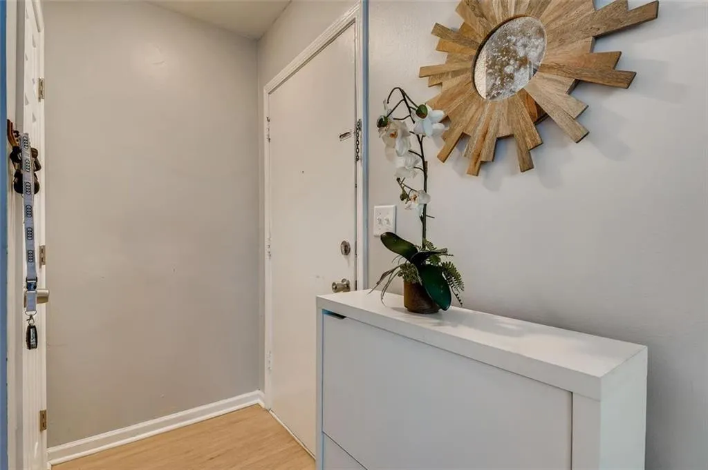 5559 Kingsport Drive Unit 27, Atlanta, Georgia 30342, 3 Bedrooms Bedrooms, ,2 BathroomsBathrooms,Residential,Sold,5559 Kingsport Drive Unit 27,6903729