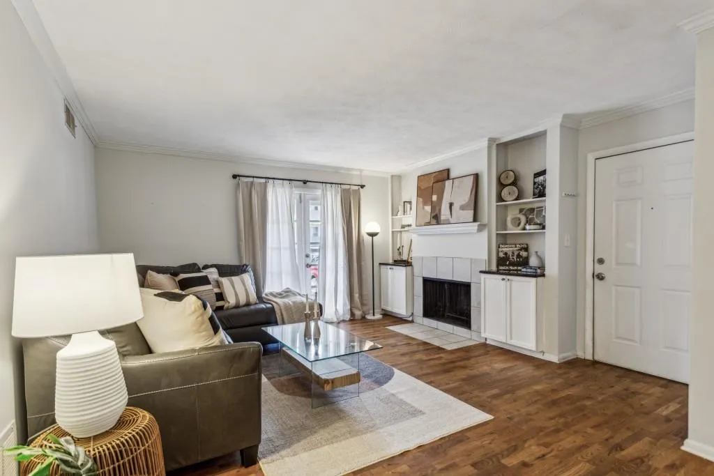1150 Collier Road Nw Unit C10, Atlanta, Georgia 30318, 2 Bedrooms Bedrooms, ,2 BathroomsBathrooms,Residential,Sold,1150 Collier Road Nw Unit C10,7527869