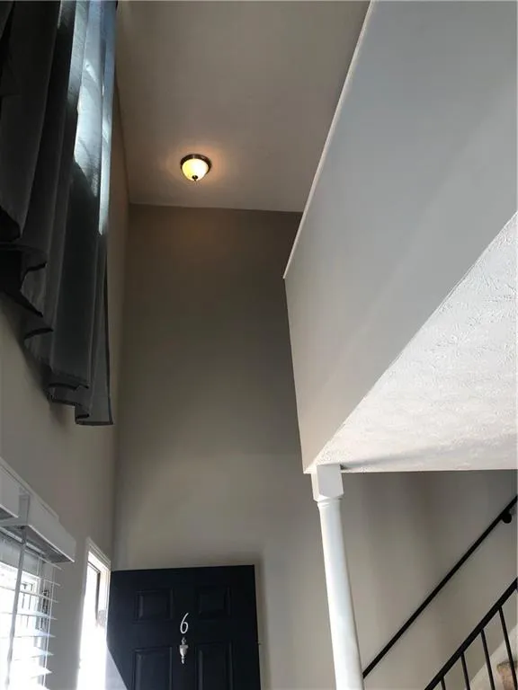 6980 Roswell Road Unit I6, Sandy Springs, Georgia 30328, 1 Bedroom Bedrooms, ,1 BathroomBathrooms,Residential,Sold,6980 Roswell Road Unit I6,6622634