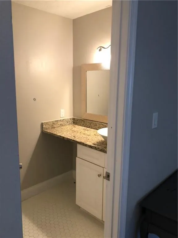 6980 Roswell Road Unit I6, Sandy Springs, Georgia 30328, 1 Bedroom Bedrooms, ,1 BathroomBathrooms,Residential,Sold,6980 Roswell Road Unit I6,6622634