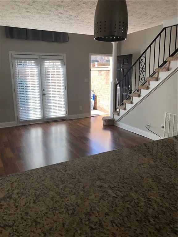 6980 Roswell Road Unit I6, Sandy Springs, Georgia 30328, 1 Bedroom Bedrooms, ,1 BathroomBathrooms,Residential,Sold,6980 Roswell Road Unit I6,6622634