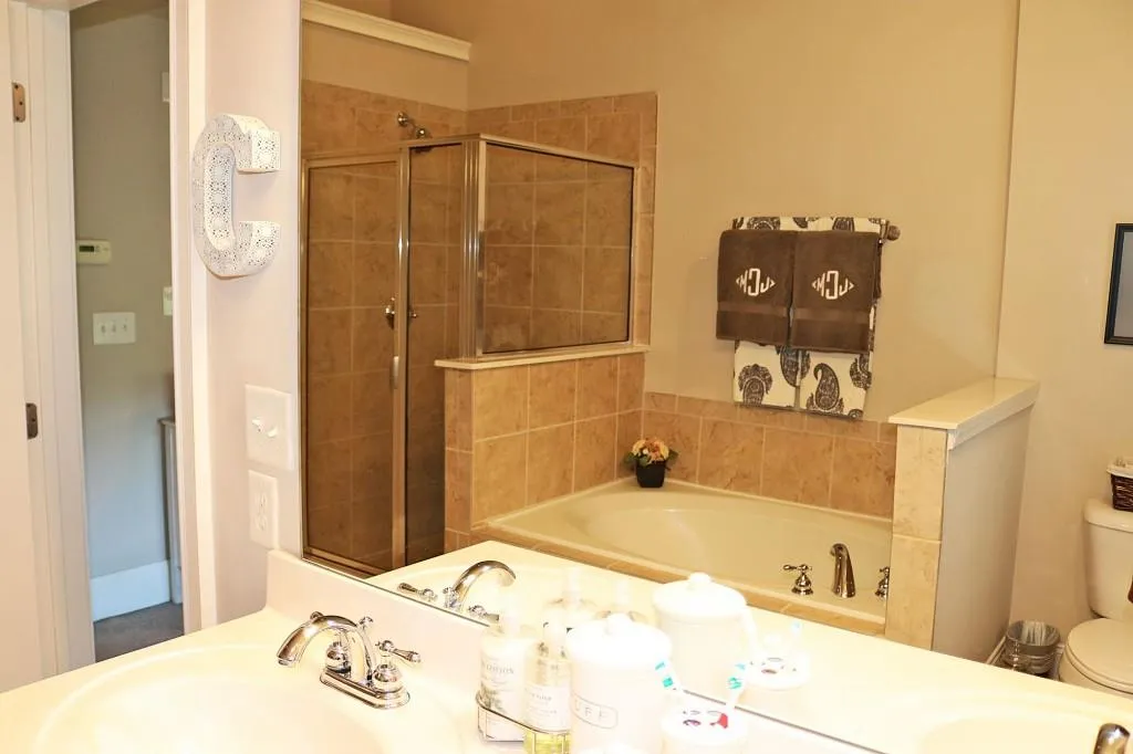 811 Perennial Drive, Atlanta, Georgia 30328, 3 Bedrooms Bedrooms, ,2 BathroomsBathrooms,Residential,Sold,811 Perennial Drive,5714639