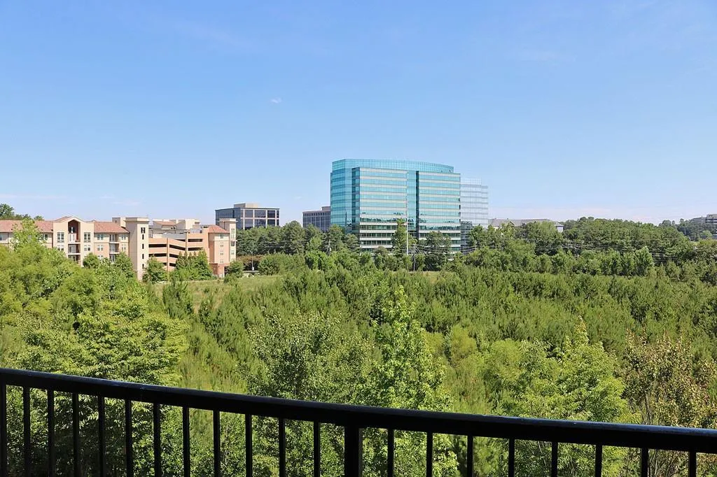 811 Perennial Drive, Atlanta, Georgia 30328, 3 Bedrooms Bedrooms, ,2 BathroomsBathrooms,Residential,Sold,811 Perennial Drive,5714639