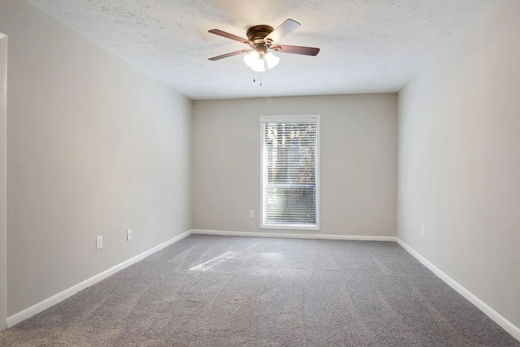 8740 Roswell Road Unit 2g, Sandy Springs, Georgia 30350, 2 Bedrooms Bedrooms, ,2 BathroomsBathrooms,Residential,Sold,8740 Roswell Road Unit 2g,5935302