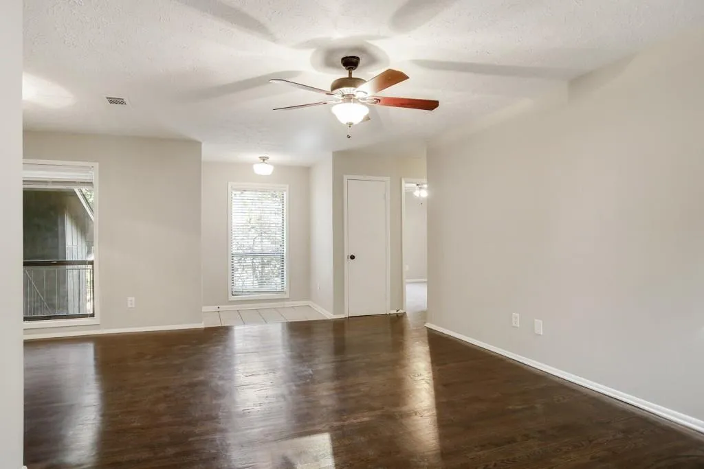 8740 Roswell Road Unit 2g, Sandy Springs, Georgia 30350, 2 Bedrooms Bedrooms, ,2 BathroomsBathrooms,Residential,Sold,8740 Roswell Road Unit 2g,5935302
