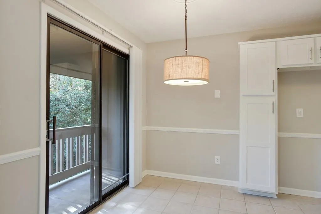 8740 Roswell Road Unit 2g, Sandy Springs, Georgia 30350, 2 Bedrooms Bedrooms, ,2 BathroomsBathrooms,Residential,Sold,8740 Roswell Road Unit 2g,5935302