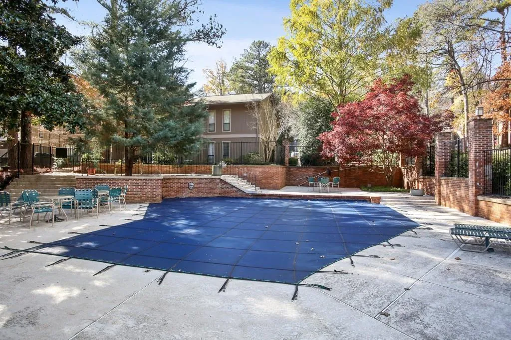 8740 Roswell Road Unit 2g, Sandy Springs, Georgia 30350, 2 Bedrooms Bedrooms, ,2 BathroomsBathrooms,Residential,Sold,8740 Roswell Road Unit 2g,5935302