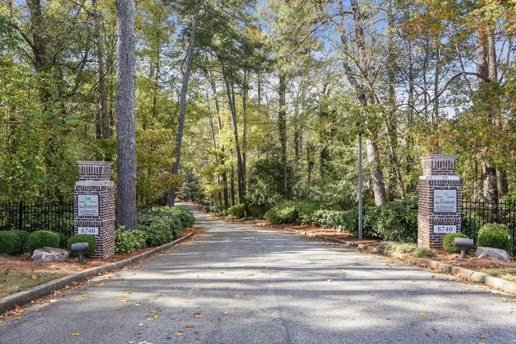 8740 Roswell Road Unit 2g, Sandy Springs, Georgia 30350, 2 Bedrooms Bedrooms, ,2 BathroomsBathrooms,Residential,Sold,8740 Roswell Road Unit 2g,5935302