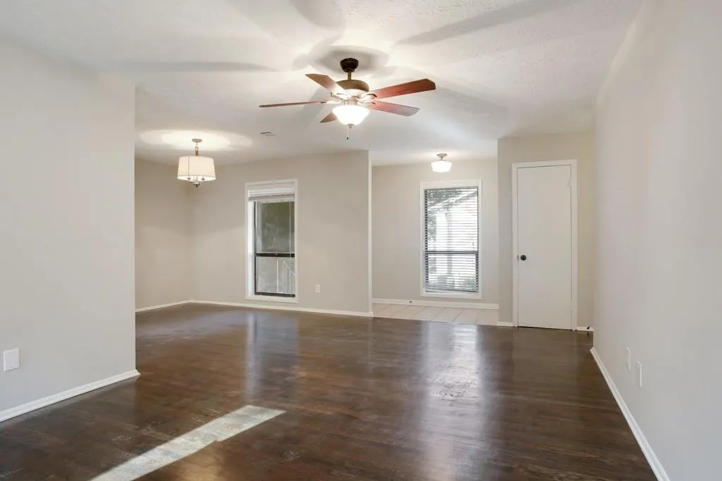 8740 Roswell Road Unit 2g, Sandy Springs, Georgia 30350, 2 Bedrooms Bedrooms, ,2 BathroomsBathrooms,Residential,Sold,8740 Roswell Road Unit 2g,5935302