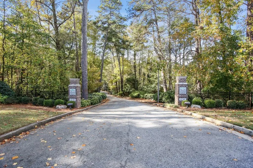 8740 Roswell Road Unit 2g, Sandy Springs, Georgia 30350, 2 Bedrooms Bedrooms, ,2 BathroomsBathrooms,Residential,Sold,8740 Roswell Road Unit 2g,5935302