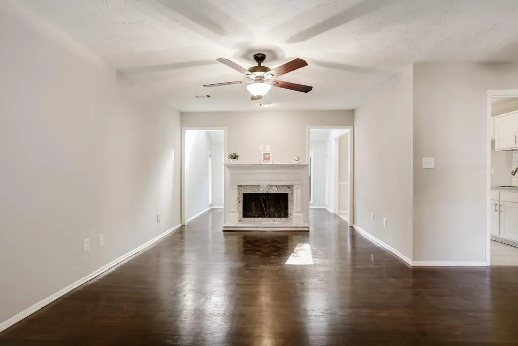 8740 Roswell Road Unit 2g, Sandy Springs, Georgia 30350, 2 Bedrooms Bedrooms, ,2 BathroomsBathrooms,Residential,Sold,8740 Roswell Road Unit 2g,5935302