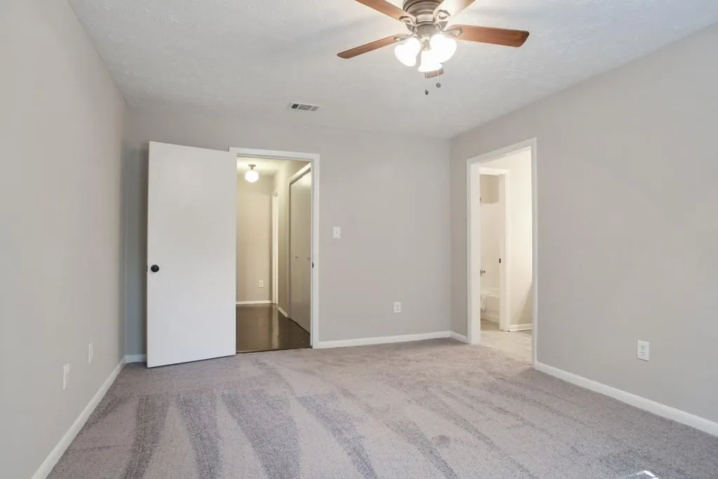 8740 Roswell Road Unit 2g, Sandy Springs, Georgia 30350, 2 Bedrooms Bedrooms, ,2 BathroomsBathrooms,Residential,Sold,8740 Roswell Road Unit 2g,5935302