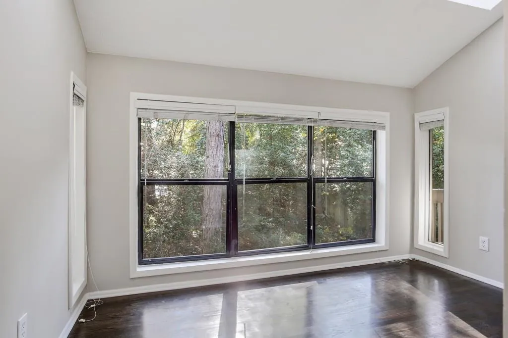 8740 Roswell Road Unit 2g, Sandy Springs, Georgia 30350, 2 Bedrooms Bedrooms, ,2 BathroomsBathrooms,Residential,Sold,8740 Roswell Road Unit 2g,5935302