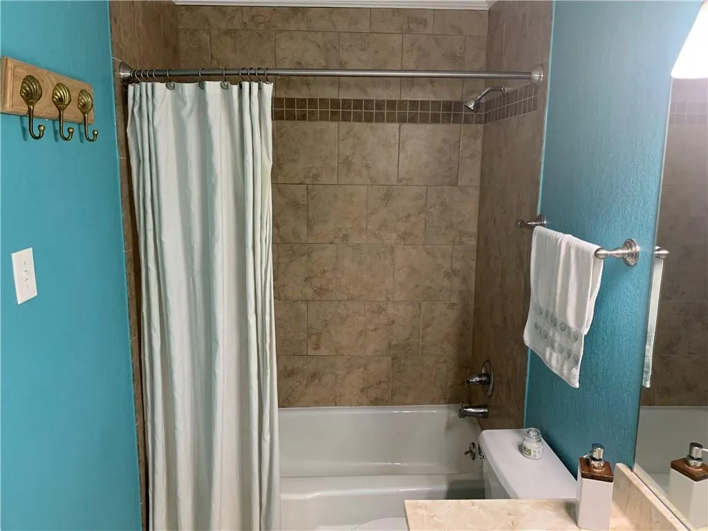 6900 Roswell Road Unit K4, Atlanta, Georgia 30328, 3 Bedrooms Bedrooms, ,2 BathroomsBathrooms,Residential,Sold,6900 Roswell Road Unit K4,6687594