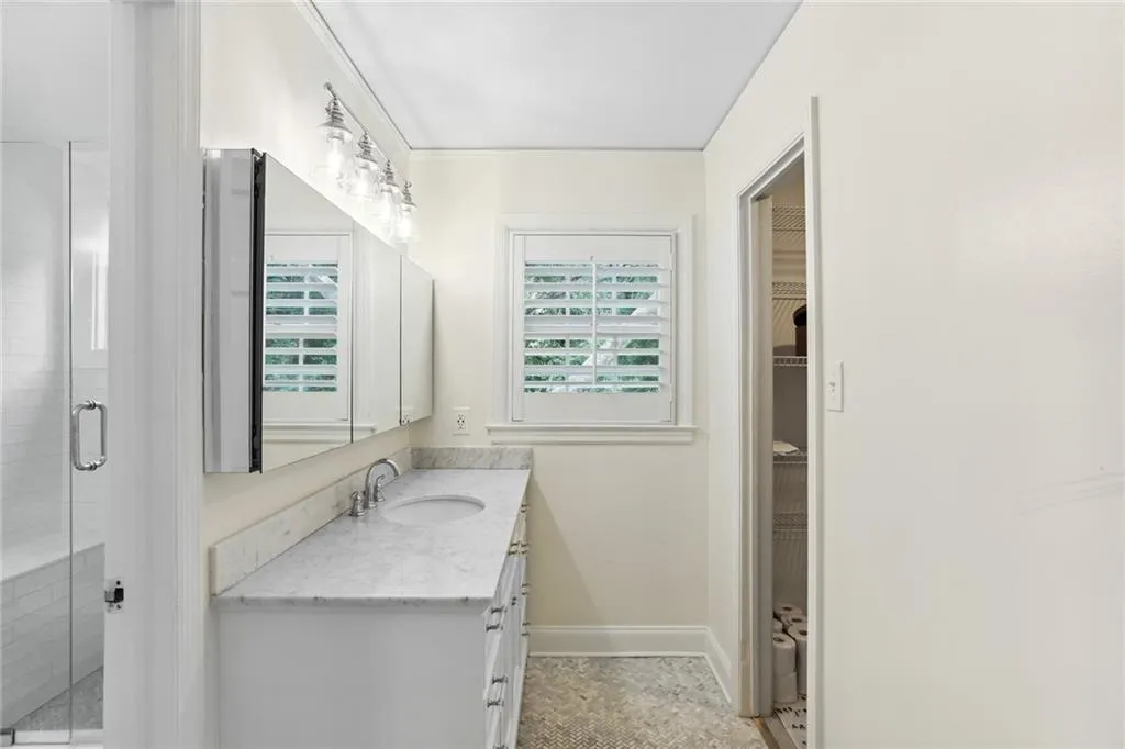 730 Starlight Lane, Atlanta, Georgia 30342, 5 Bedrooms Bedrooms, ,4 BathroomsBathrooms,Residential,Sold,730 Starlight Lane,7119868 730 Starlight Lane, Atlanta, Georgia 30342, 5 Bedrooms Bedrooms, ,4 BathroomsBathrooms,Residential,Sold,730 Starlight Lane,7119868