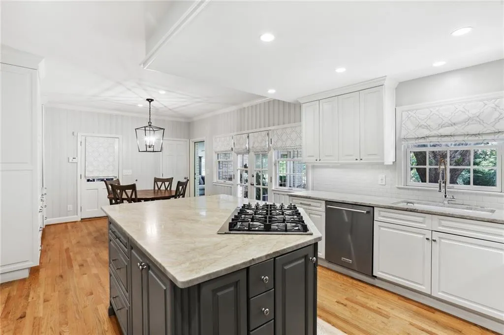 730 Starlight Lane, Atlanta, Georgia 30342, 5 Bedrooms Bedrooms, ,4 BathroomsBathrooms,Residential,Sold,730 Starlight Lane,7119868 730 Starlight Lane, Atlanta, Georgia 30342, 5 Bedrooms Bedrooms, ,4 BathroomsBathrooms,Residential,Sold,730 Starlight Lane,7119868