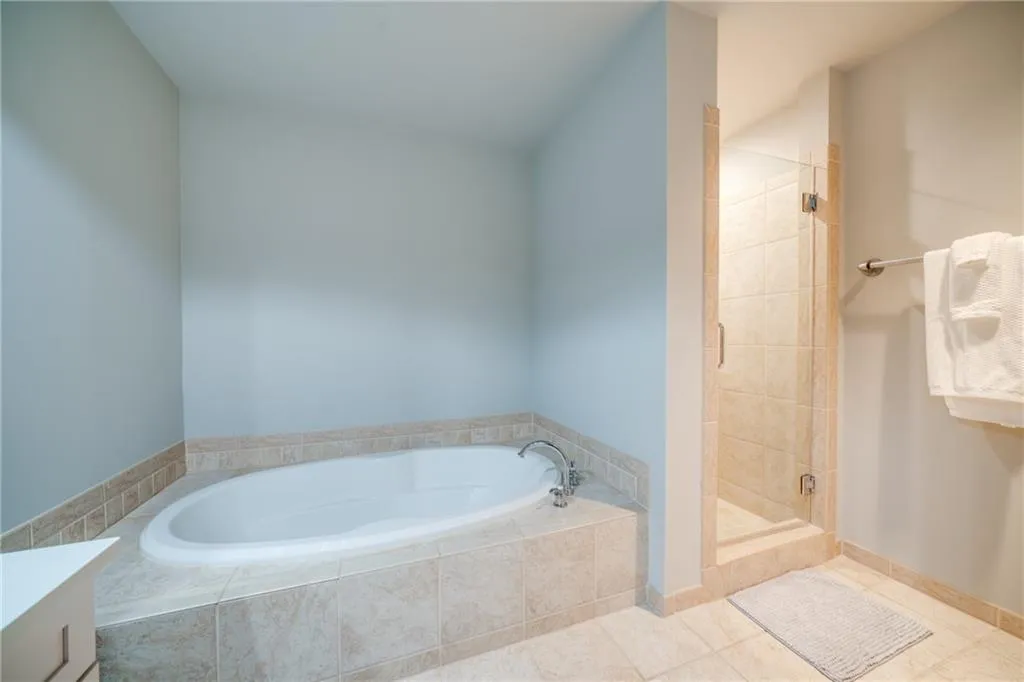 6105 Blue Stone Road Unit 306, Sandy Springs, Georgia 30328, 2 Bedrooms Bedrooms, ,2 BathroomsBathrooms,Residential,Sold,6105 Blue Stone Road Unit 306,6619304