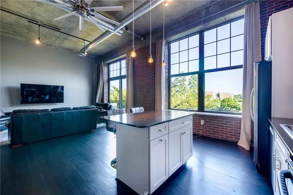6105 Blue Stone Road Unit 306, Sandy Springs, Georgia 30328, 2 Bedrooms Bedrooms, ,2 BathroomsBathrooms,Residential,Sold,6105 Blue Stone Road Unit 306,6619304