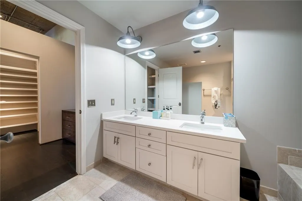 6105 Blue Stone Road Unit 306, Sandy Springs, Georgia 30328, 2 Bedrooms Bedrooms, ,2 BathroomsBathrooms,Residential,Sold,6105 Blue Stone Road Unit 306,6619304