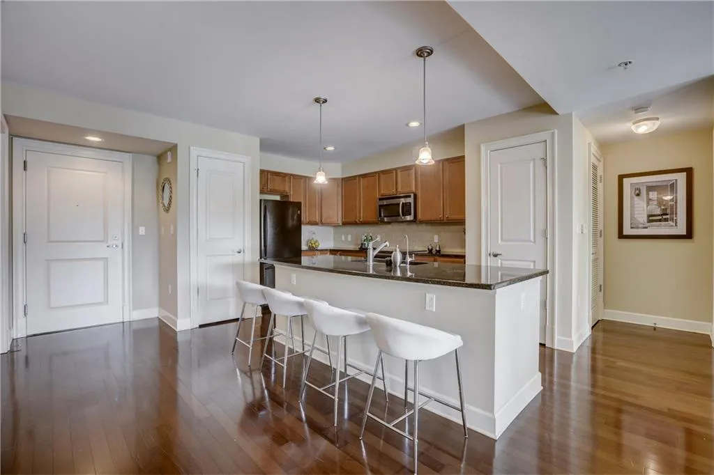 200 River Vista Drive Unit 535, Atlanta, Georgia 30339, 2 Bedrooms Bedrooms, ,2 BathroomsBathrooms,Residential,Sold,200 River Vista Drive Unit 535,6058299