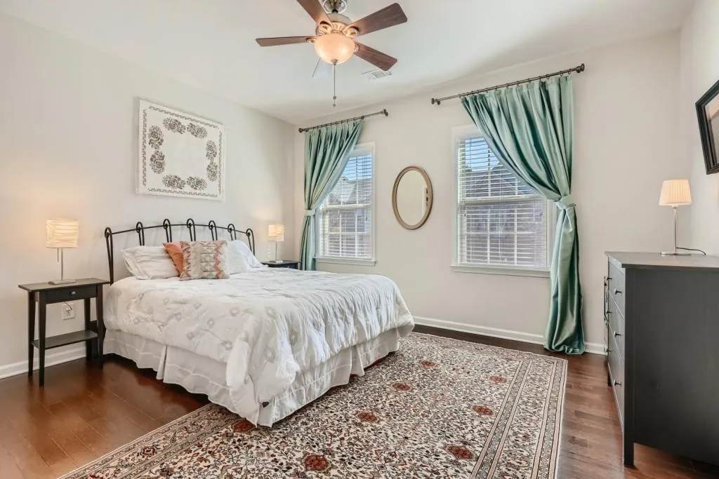 5536 Parkerton Lane, Sandy Springs, Georgia 30342, 3 Bedrooms Bedrooms, ,3 BathroomsBathrooms,Residential,Sold,5536 Parkerton Lane,6996851