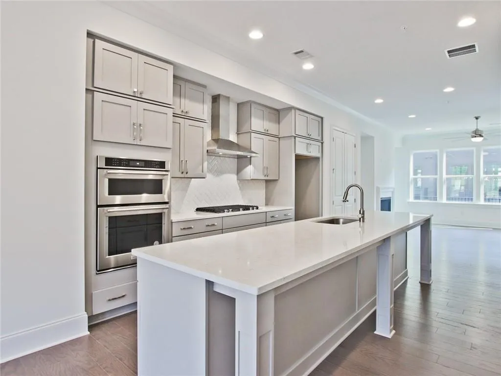 6646 Sterling Drive Unit 674, Sandy Springs, Georgia 30328, 3 Bedrooms Bedrooms, ,3 BathroomsBathrooms,Residential,Sold,6646 Sterling Drive Unit 674,6887842