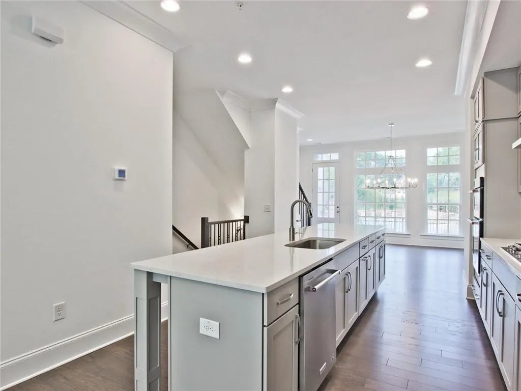 6646 Sterling Drive Unit 674, Sandy Springs, Georgia 30328, 3 Bedrooms Bedrooms, ,3 BathroomsBathrooms,Residential,Sold,6646 Sterling Drive Unit 674,6887842