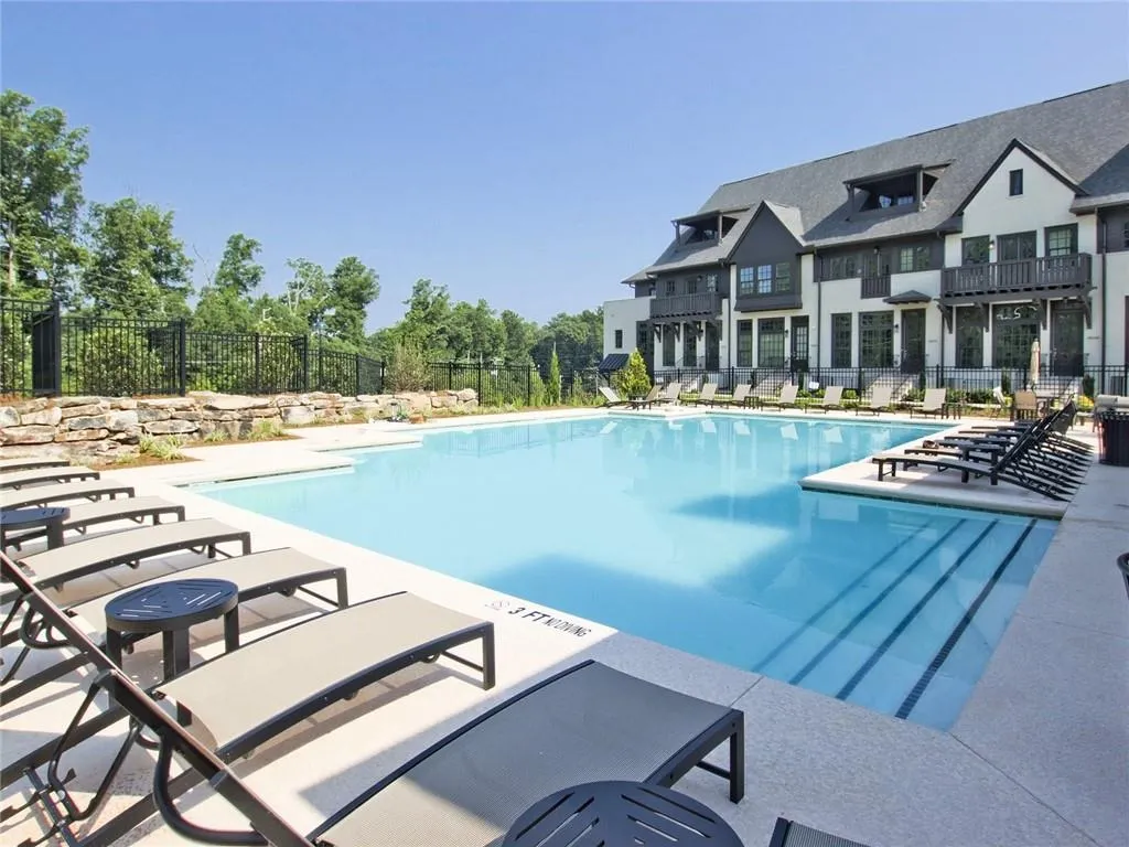 6646 Sterling Drive Unit 674, Sandy Springs, Georgia 30328, 3 Bedrooms Bedrooms, ,3 BathroomsBathrooms,Residential,Sold,6646 Sterling Drive Unit 674,6887842