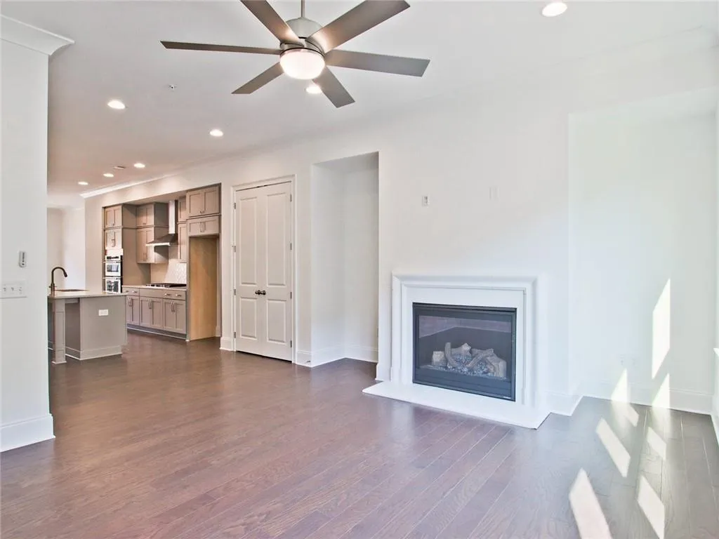6646 Sterling Drive Unit 674, Sandy Springs, Georgia 30328, 3 Bedrooms Bedrooms, ,3 BathroomsBathrooms,Residential,Sold,6646 Sterling Drive Unit 674,6887842