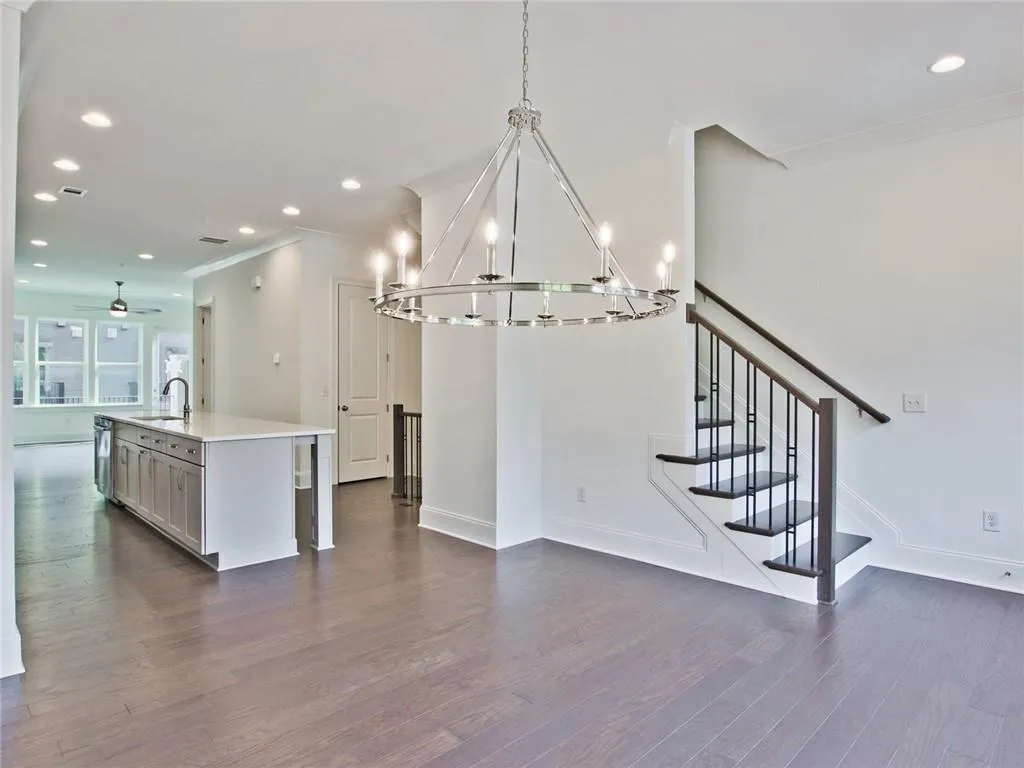 6646 Sterling Drive Unit 674, Sandy Springs, Georgia 30328, 3 Bedrooms Bedrooms, ,3 BathroomsBathrooms,Residential,Sold,6646 Sterling Drive Unit 674,6887842
