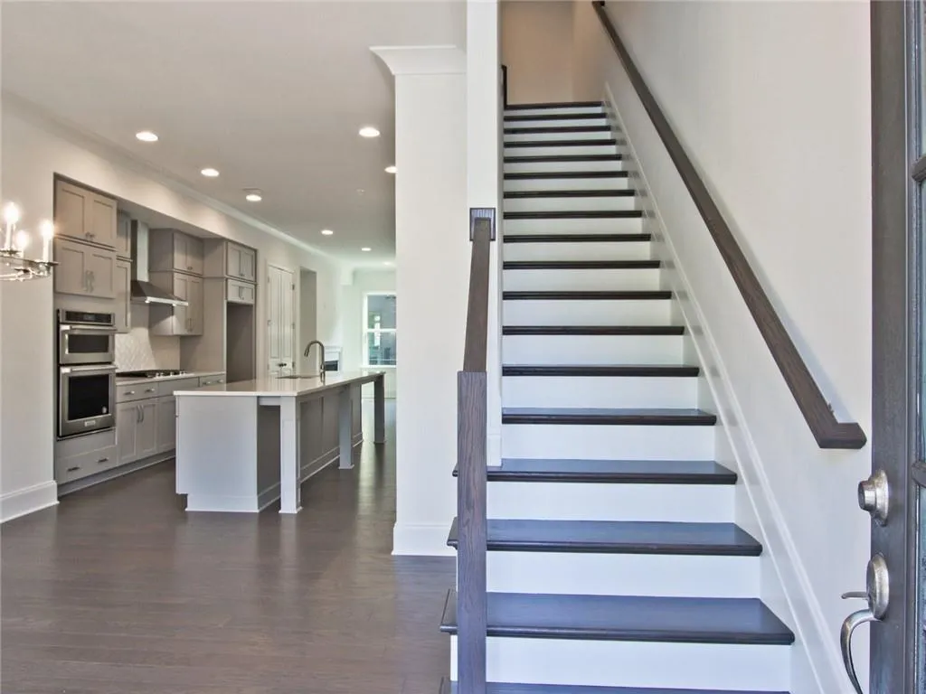 6646 Sterling Drive Unit 674, Sandy Springs, Georgia 30328, 3 Bedrooms Bedrooms, ,3 BathroomsBathrooms,Residential,Sold,6646 Sterling Drive Unit 674,6887842