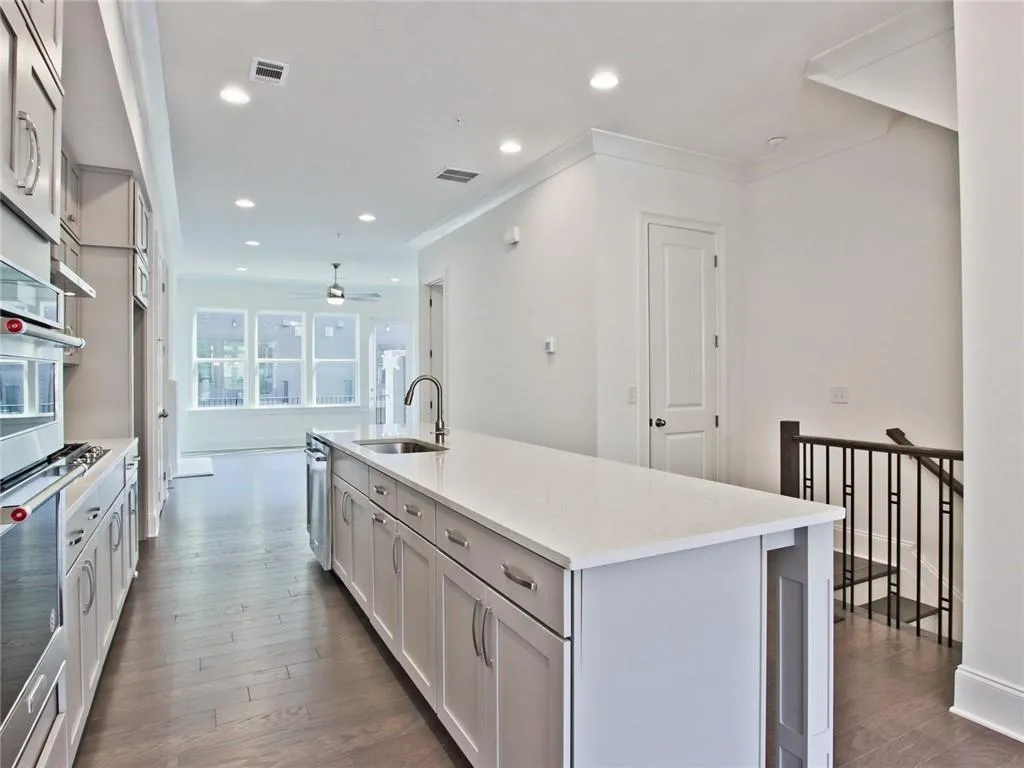 6646 Sterling Drive Unit 674, Sandy Springs, Georgia 30328, 3 Bedrooms Bedrooms, ,3 BathroomsBathrooms,Residential,Sold,6646 Sterling Drive Unit 674,6887842