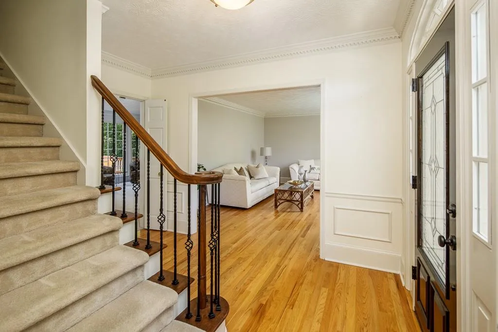 220 Glen Meadow Court, Sandy Springs, Georgia 30328, 4 Bedrooms Bedrooms, ,4 BathroomsBathrooms,Residential,Sold,220 Glen Meadow Court,6622662