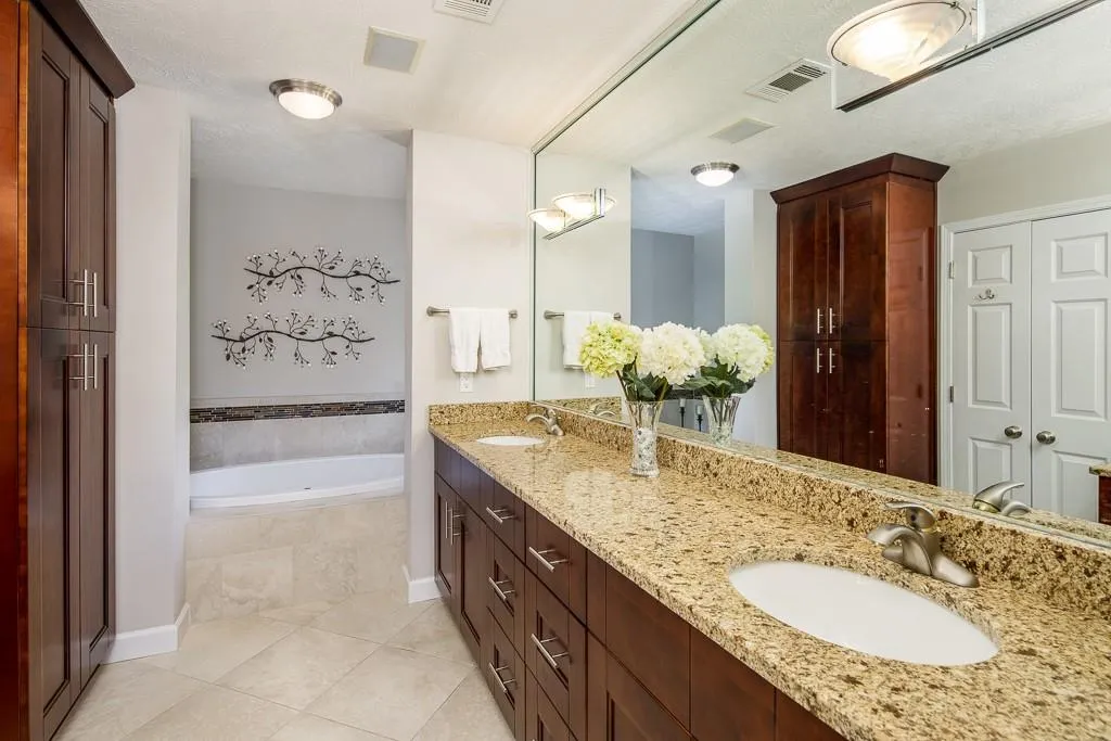 220 Glen Meadow Court, Sandy Springs, Georgia 30328, 4 Bedrooms Bedrooms, ,4 BathroomsBathrooms,Residential,Sold,220 Glen Meadow Court,6622662