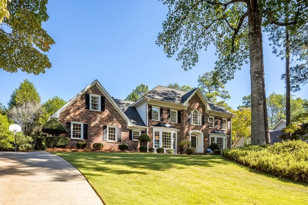 220 Glen Meadow Court, Sandy Springs, Georgia 30328, 4 Bedrooms Bedrooms, ,4 BathroomsBathrooms,Residential,Sold,220 Glen Meadow Court,6622662