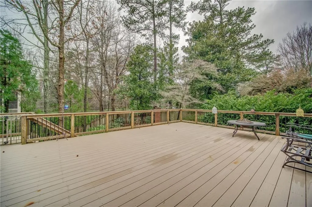 725 Orchard Court, Sandy Springs, Georgia 30328, 5 Bedrooms Bedrooms, ,3 BathroomsBathrooms,Residential,Sold,725 Orchard Court,6746524